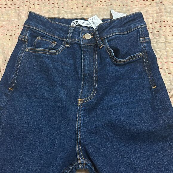 Zara Dark Wash Skinny Jeans - Picture 4 of 7